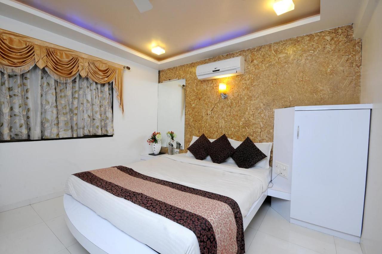 Hotel Vyankatesh & Pure Veg Restaurant Mahābaleshwar Dış mekan fotoğraf