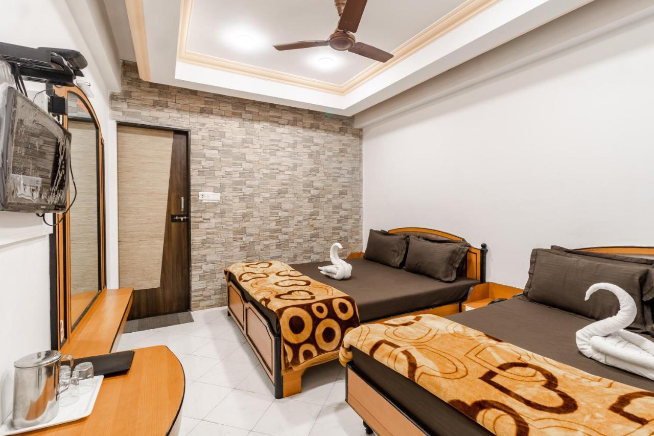 Hotel Vyankatesh & Pure Veg Restaurant Mahābaleshwar Dış mekan fotoğraf