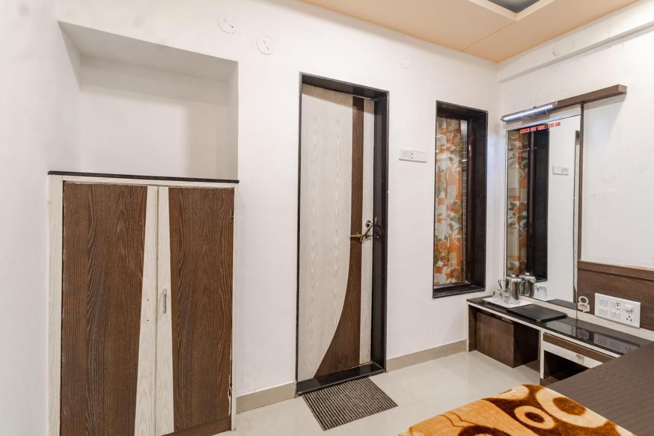 Hotel Vyankatesh & Pure Veg Restaurant Mahābaleshwar Dış mekan fotoğraf