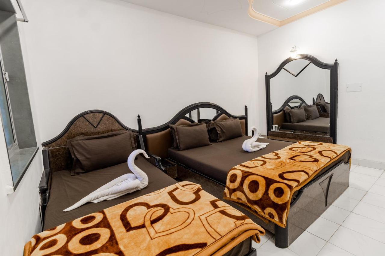 Hotel Vyankatesh & Pure Veg Restaurant Mahābaleshwar Dış mekan fotoğraf