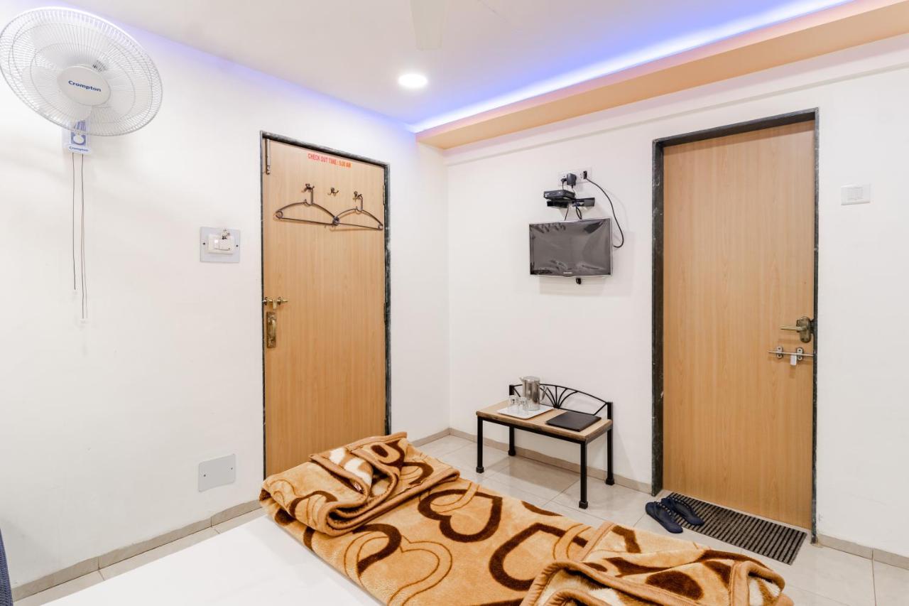 Hotel Vyankatesh & Pure Veg Restaurant Mahābaleshwar Dış mekan fotoğraf