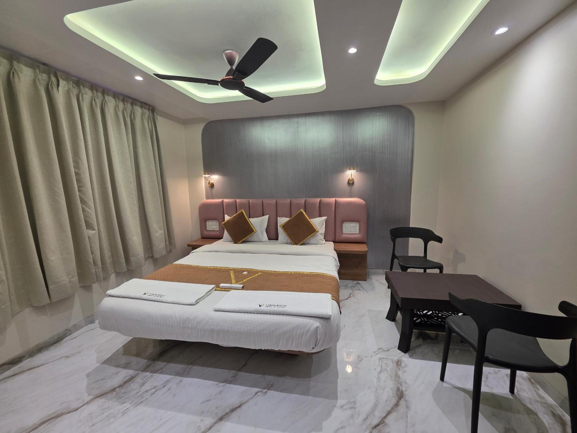 Hotel Vyankatesh & Pure Veg Restaurant Mahābaleshwar Dış mekan fotoğraf